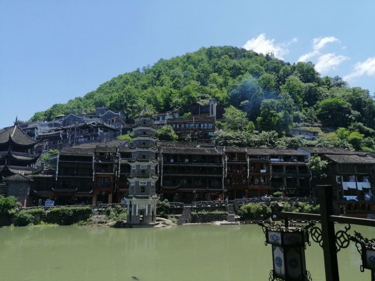 沱江缘民宿 Fenghuang Buitenkant foto